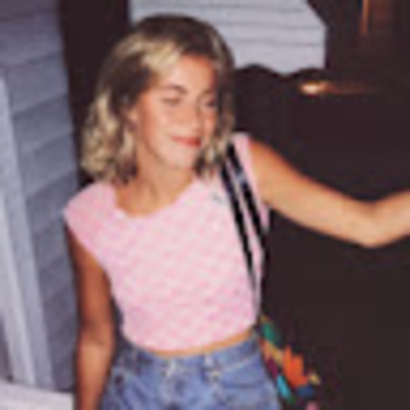 Meet your Posher, Hannah - Picture 1 of 1